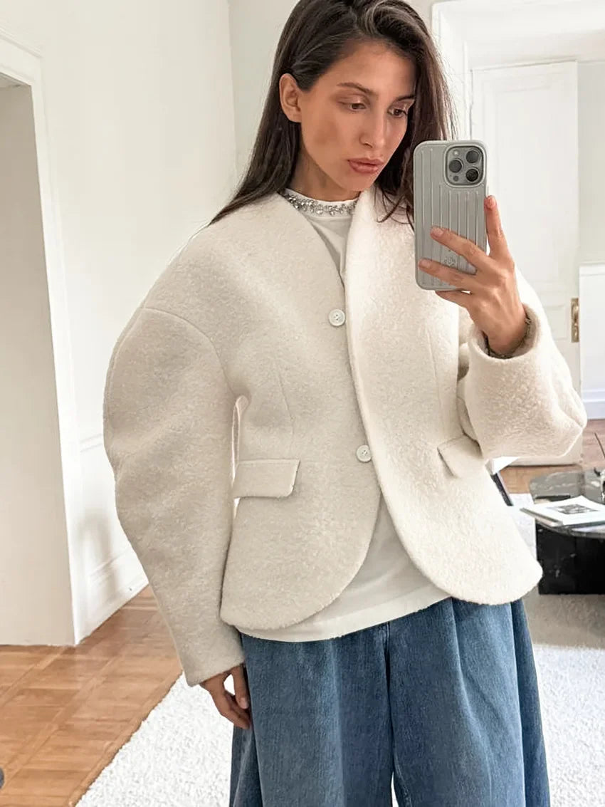 White Loose Knitwear Jackets For Women Fashion Elegant High Waist Autumn 2025 Fashion Commute Outwear Luxury Ladies Jackets