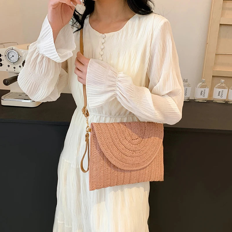 Summer Beach Straw Clutch Bag Cute Crossbody Bag for Women Travel Shoulder Bags Purse Ladies Casual Wicker Handbags